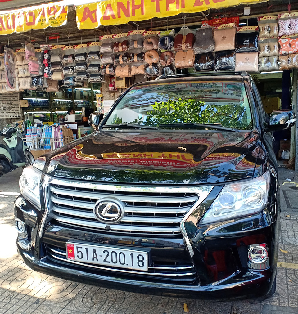 Hàng hiếm Lexus Lx570 Supercharged xuất hiện tại Việt Nam